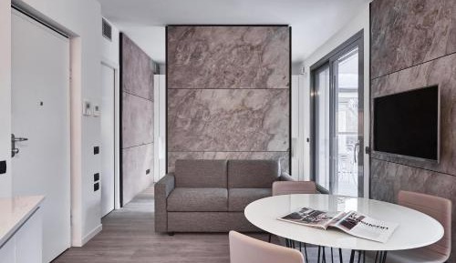 One-Bedroom Apartment with Balcony