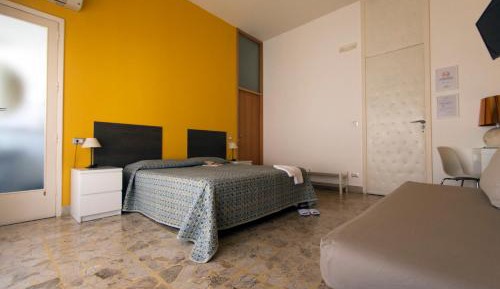 Quadruple Room with Private Bathroom