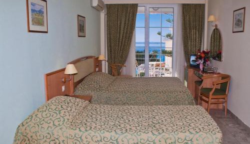 Triple Room with Sea View
