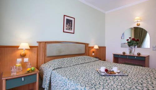 Twin Room with Mountain View