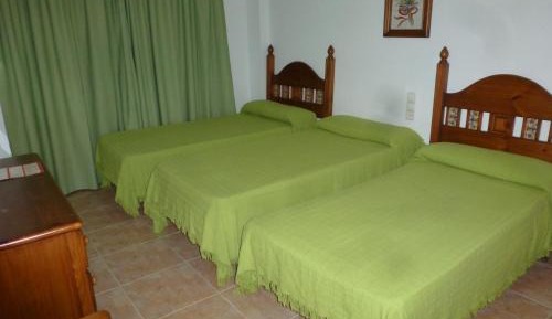 Triple Room with Private Bathroom