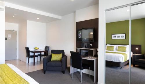 Executive Studio [Adults only]	