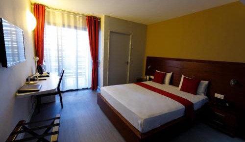 Standard Room - 1 Double Bed 1 Single Bed