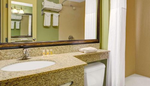 Deluxe Queen Room with Two Queen Beds - Non-Smoking