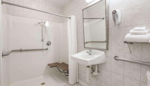 Queen Room with Two Queen Beds - Mobility Access/Non-Smoking