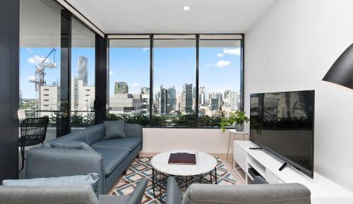 Three Bedroom Two Bathroom City View Apartment 
