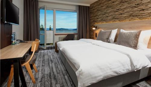 Executive Double or Twin Room with Balcony