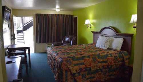 King Room - Non-Smoking