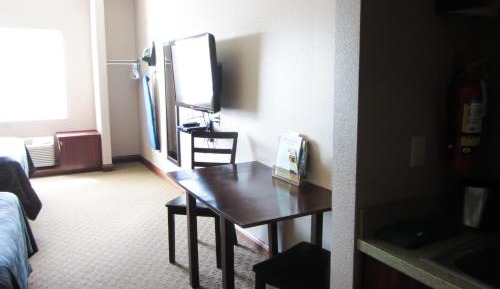 Queen Room with Sofa Bed - Non-Smoking
