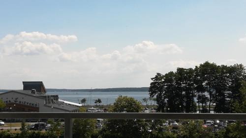 Apartment with Lake View