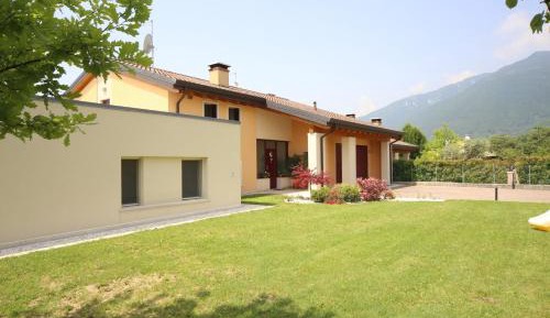 Apartment with Garden View