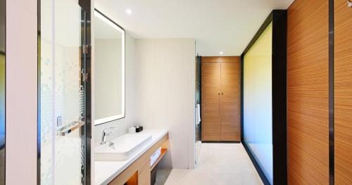 Business King Room