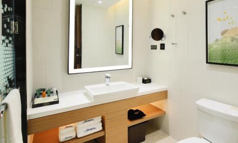 Superior Twin Room with Lake View
