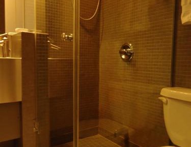 Standard Room with Double Bed and Private Bathroom