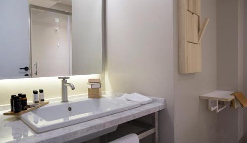 Standard Double Suite