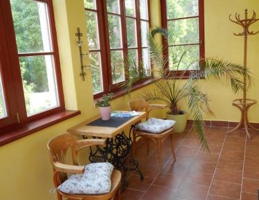 Apartment with Garden View