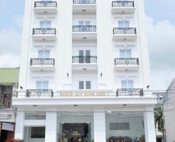 Deluxe Room (2 Adults + 1 Child)