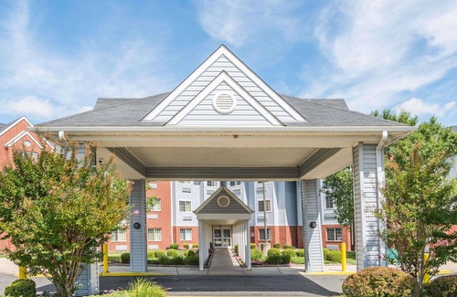 Eastwick Hotel | Microtel Inn & Suites by Wyndham Philadelphia Airport