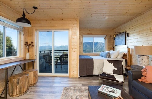 Chalet Village Condo | Outstanding Mt. LeConte View/Indoor Pool & Hot Tub