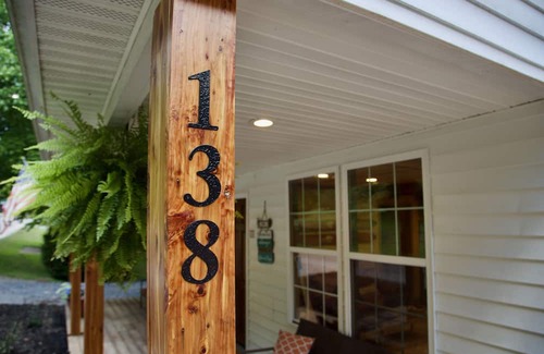 Smithville House | Cozy Cottage minutes from the boat ramp