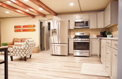 Smithville House | Cozy Cottage minutes from the boat ramp