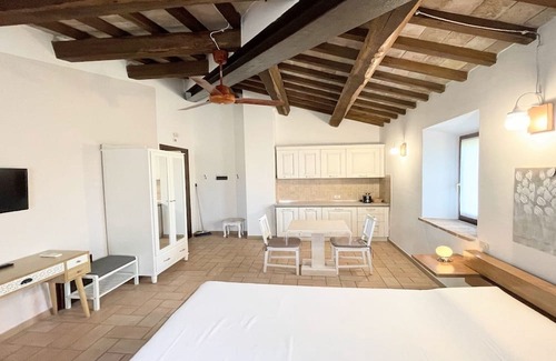 Limiti Villa | Spello By The Pool - Sleeps 11, Italy - Large Private Pool - Aircon - Wifi