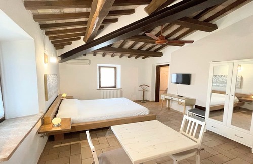 Limiti Villa | Spello By The Pool - Sleeps 11, Italy - Large Private Pool - Aircon - Wifi