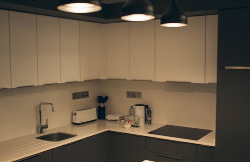 Trikomo Apartment | Modern and Comfortable Flat with Pool Near Beach