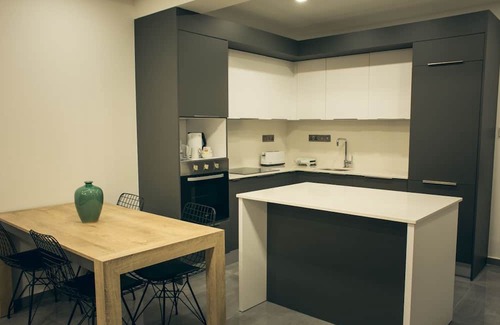 Trikomo Apartment | Modern and Comfortable Flat with Pool Near Beach