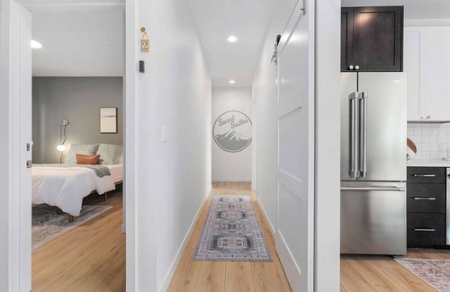 Minor House | Kurt's Sweet Suite - 84 Walkscore!!
