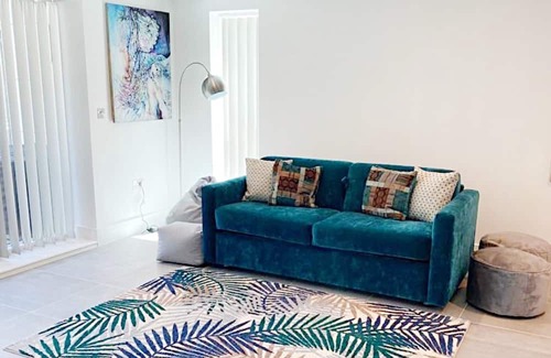 Newquay City Centre Apartment | 28 Cliff Edge - an apartment that sleeps 3 guests in 1 bedroom