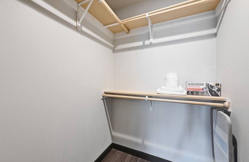 Hancock Apartment | North Campus (UT-Austin) Apt 7 /Red River/Moody Center