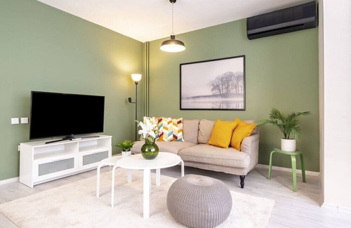 Goztepe Apartment | Charming Flat Near Bagdat Street