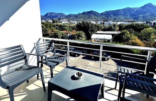 Zeytinlik Apartment | Nature View Flat w Pool 4 min to Beach in Kyrenia