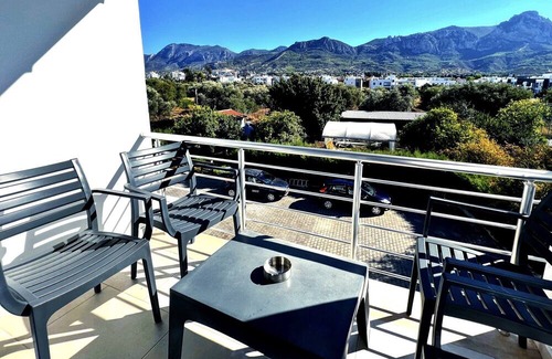 Zeytinlik Apartment | Nature View Flat w Pool 4 min to Beach in Kyrenia