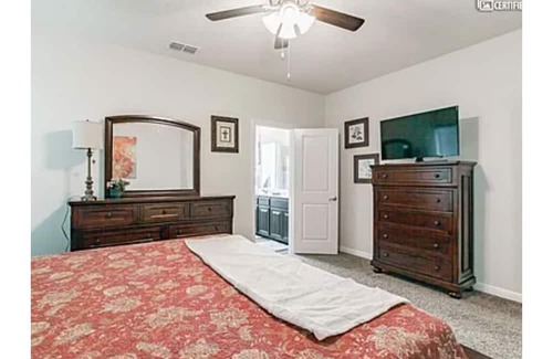Azle House | EZ access to DFW, w office