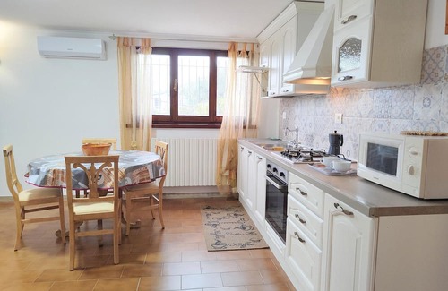 Granarola Apartment | Belvilla by OYO Il Giardino dei Pini