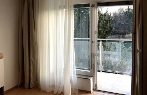 Maribor Apartment | Apartment on the riverfront in a quiet location
