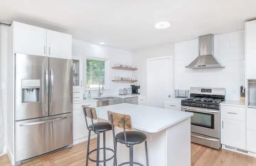 Columbia House | Remodeled and centrally located home in Columbia