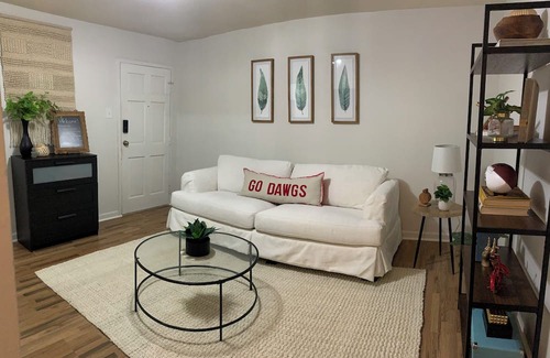 Athens Condo | PRIME LOCATION - Walk to Stadium or Downtown Athens!