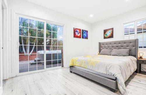 Ladera Heights House | Head-turning 3BR House - HD-Lad