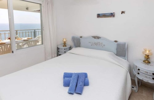 Peniscola Apartment | Apartment Torre Hirta in Peñiscola - 6 persons, 3 bedrooms