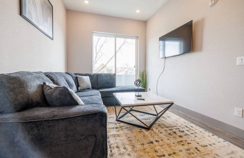 Jefferson Park Apartment | Adorable 1BR in the Highlands
