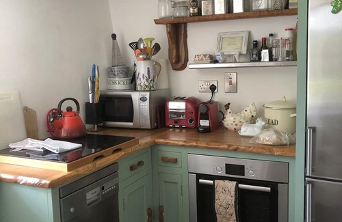Garryspillane Cottage | Irish Thatched cottage, private farm setting,modern amenities, sole occupancy