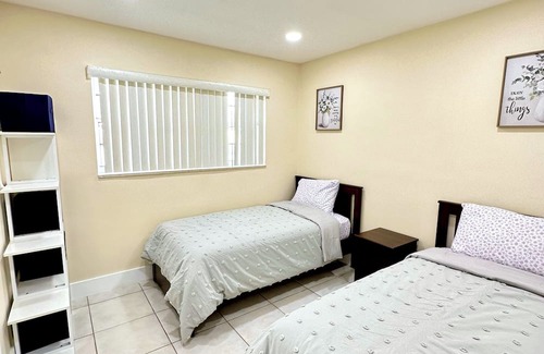 Sunset House | Spacious, family friendly home in the heart of Miami