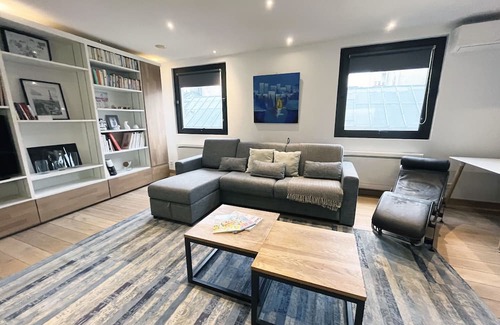 Quartier Sainte-Marguerite Apartment | Urban Flat 166 - 4BDR Luxury Apartment in Center of Paris