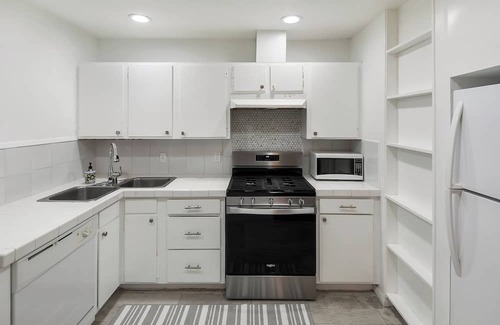 Park West Apartment | Quaint 1BD/1BA Bungalow