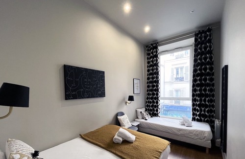 Strasbourg -Saint-Denis Apartment | Urban Flat 94 - Sublime 4BDR Flat Coco Chanel