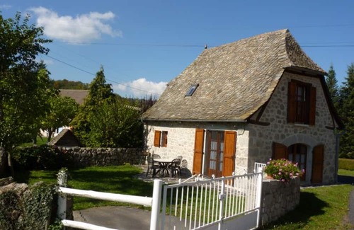 Sansac-Veinazes Cottage | Gite Sansac-Veinazès, 2 bedrooms, 4 persons