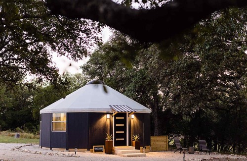 Fredericksburg House | Luxury Stay by Wineries | Stargazing & Nature